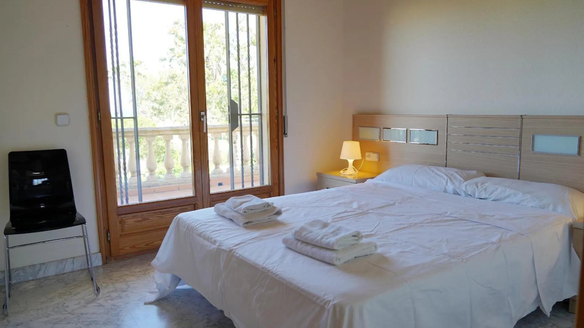 Amfora Miro Villa Sant Pere Pescador