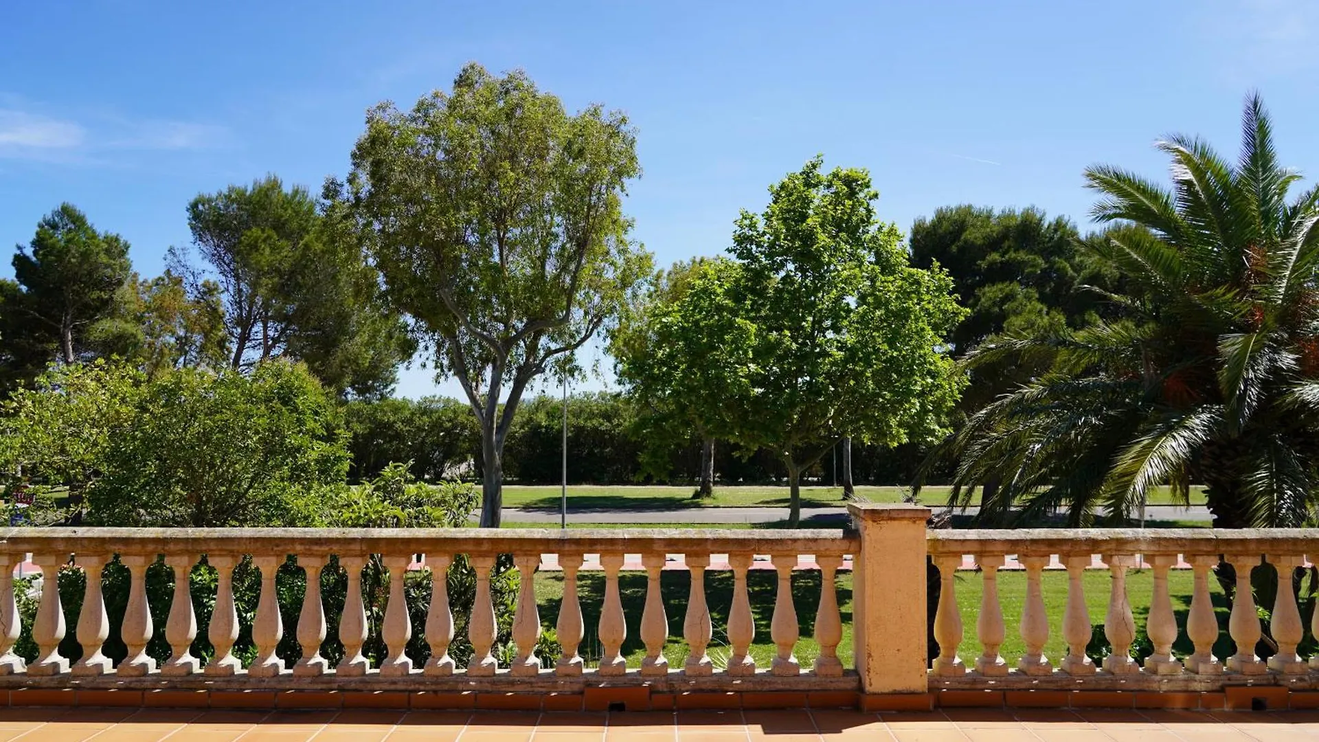 Amfora Miro Villa Sant Pere Pescador