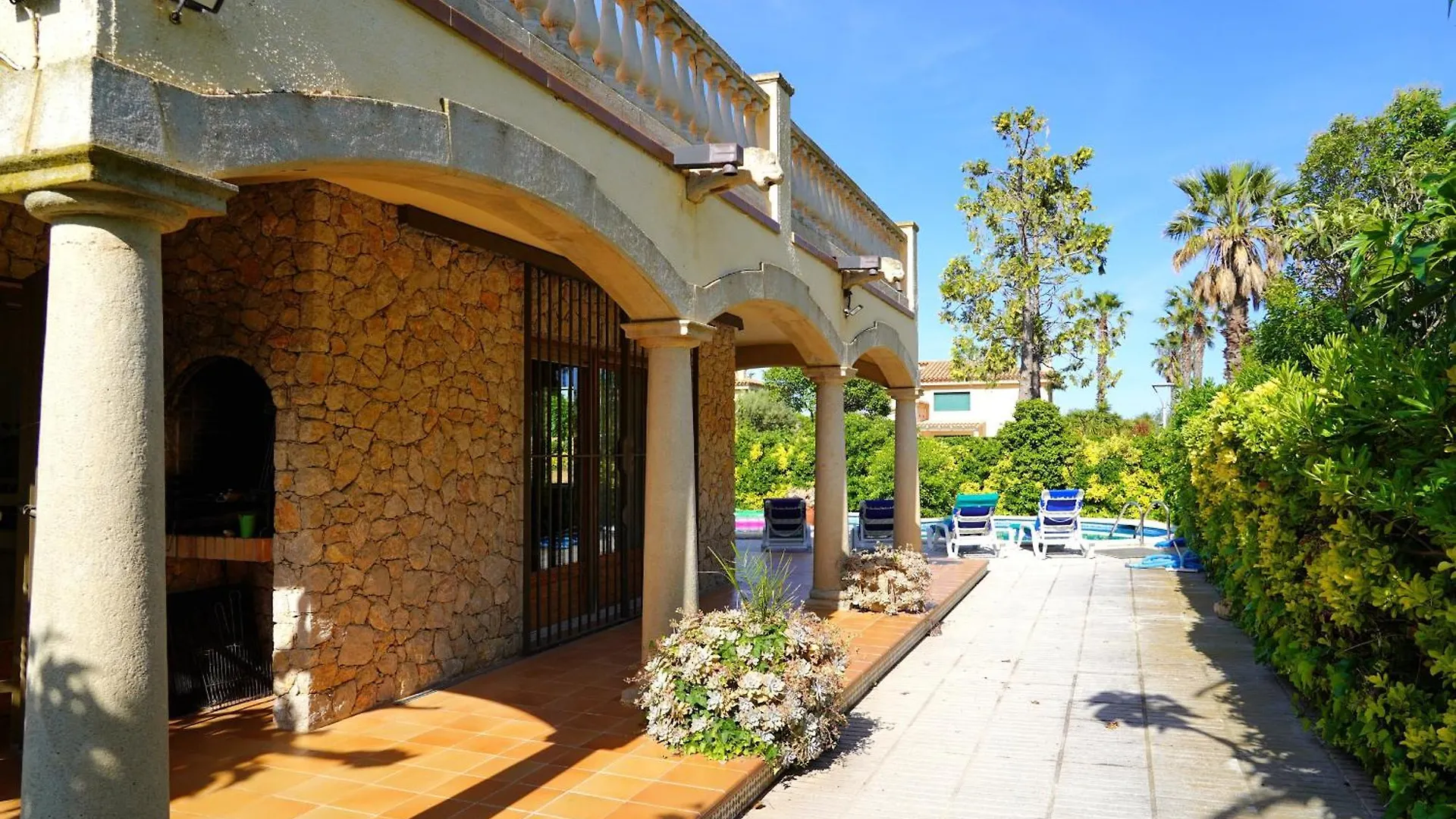 Amfora Miro Villa Sant Pere Pescador 0*,