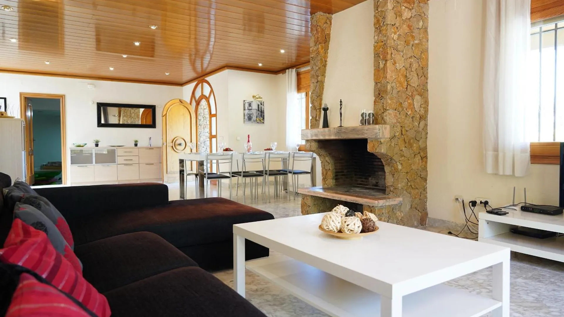 Amfora Miro Villa Sant Pere Pescador